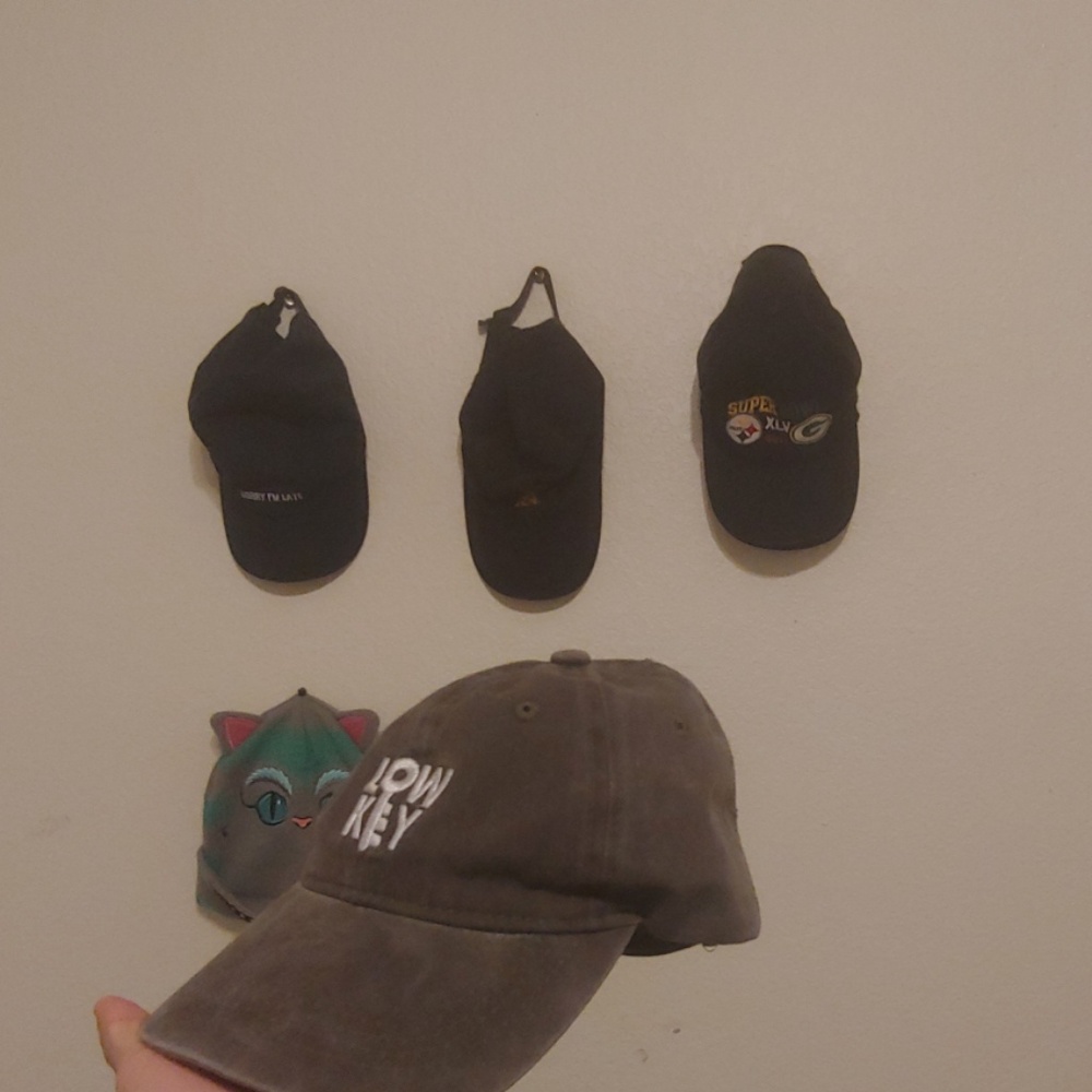 3 hats 1 beanie